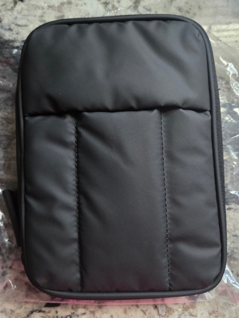 BNWT Calpak Luka Zippered Passport Wallet